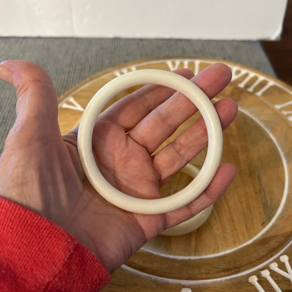 Cream and White Bangle Bracelet set vintage plastic acrylic neutrals